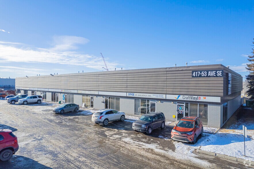 417 53rd Ave SE, Calgary, AB for sale - Primary Photo - Image 1 of 1