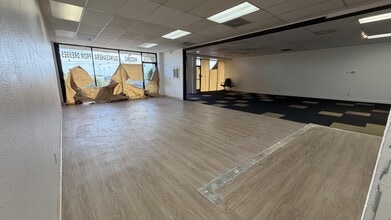 2220 N Moorpark Rd, Thousand Oaks, CA for lease Interior Photo- Image 2 of 3