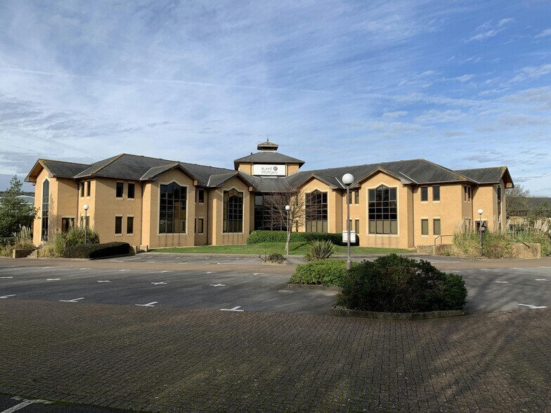 Compass Rd, Portsmouth à louer - Photo du bâtiment - Image 2 de 19