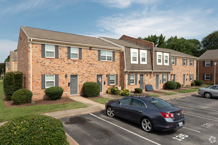 1997 Eastwood Villa Ln, Virginia Beach, VA à vendre - Photo principale - Image 1 de 1