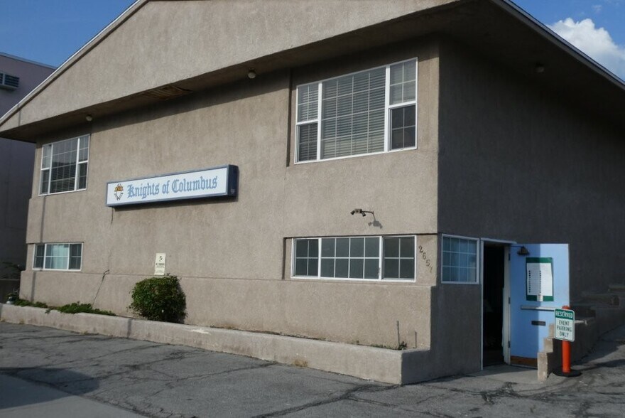 2657 Honolulu Ave, Montrose, CA à vendre - Photo du bâtiment - Image 2 de 22