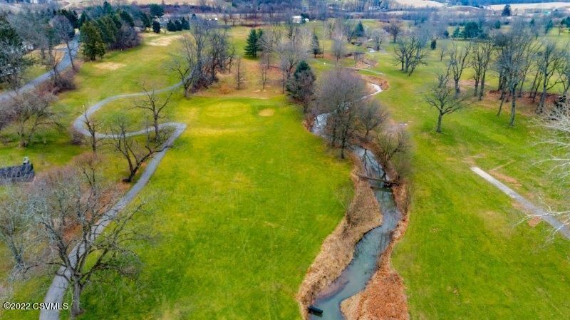 201 Harveys Ln, Milton, PA à vendre - Photo du bâtiment - Image 3 de 22