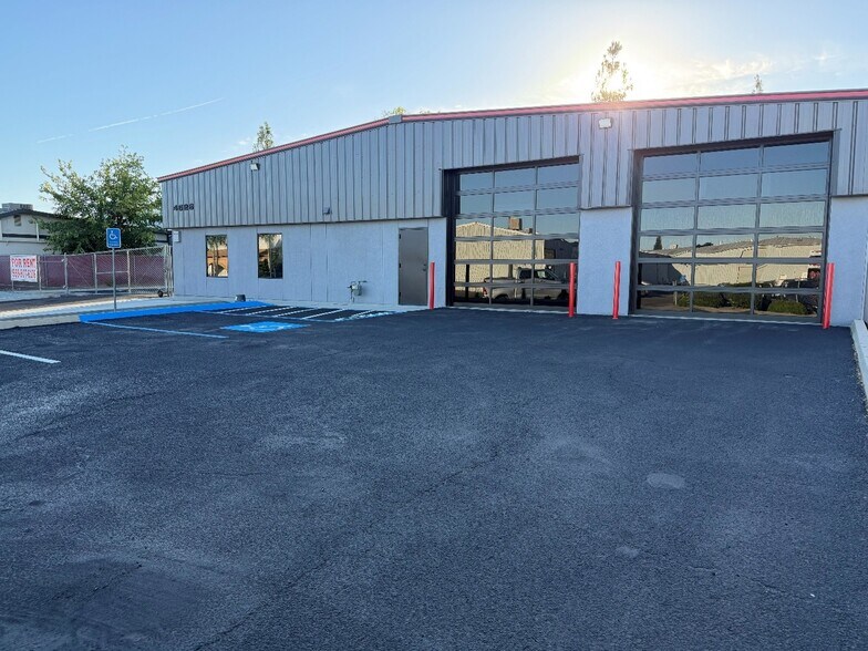 4626 N Bendel Ave, Fresno, CA à louer - Photo du bâtiment - Image 1 de 9