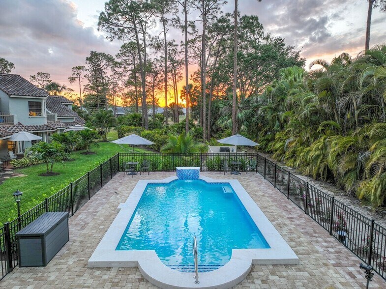 2716 Santa Cruz Blvd, Naples, FL à vendre - Photo principale - Image 1 de 25