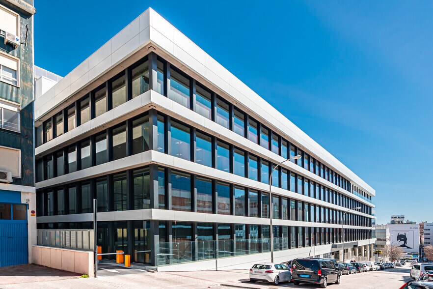 Calle Valentín Beato, 21, Madrid, Madrid for lease - Primary Photo - Image 1 of 4