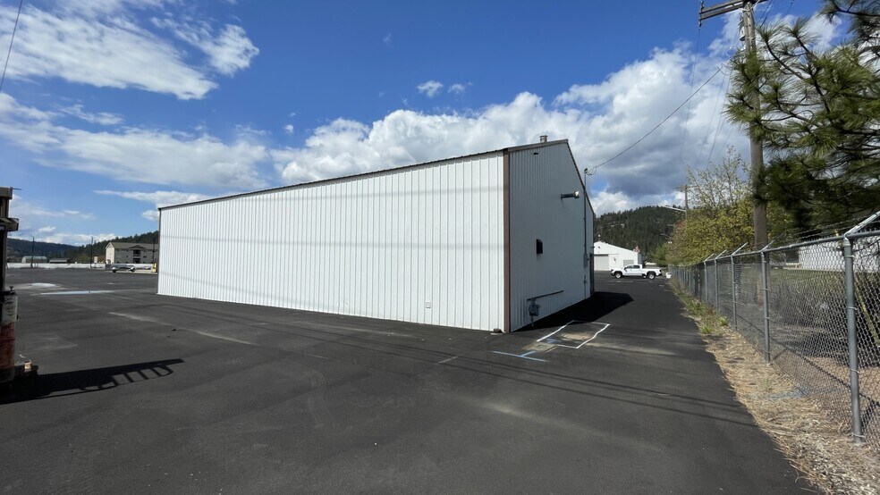 689 Commerce Dr, Smelterville, ID à louer - Photo du bâtiment - Image 3 de 17