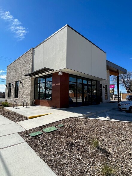 3206 Fredericksburg Rd, San Antonio, TX à louer - Photo du bâtiment - Image 3 de 5