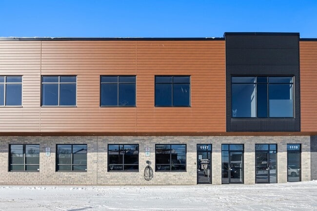 Plus de détails pour 1109-1129 Montée Masson, Laval, QC - Bureau à louer