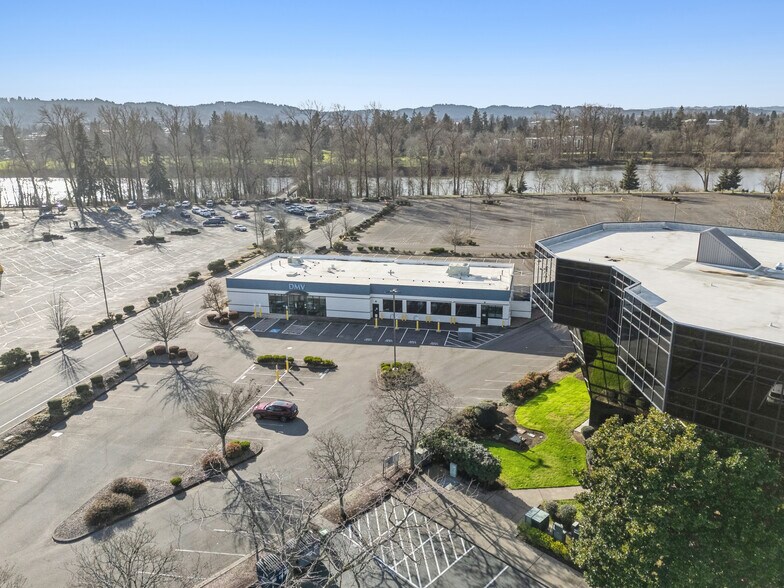 499 Valley River Ctr, Eugene, OR à vendre - Photo du bâtiment - Image 3 de 10