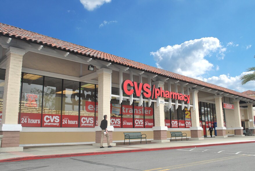 110-198 E Yorba Linda Blvd, Placentia, CA à louer - Photo du bâtiment - Image 3 de 12