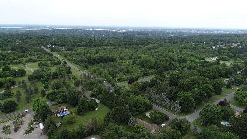 0 Howlett Hill Rd, Syracuse, NY à vendre - Photo du bâtiment - Image 2 de 12