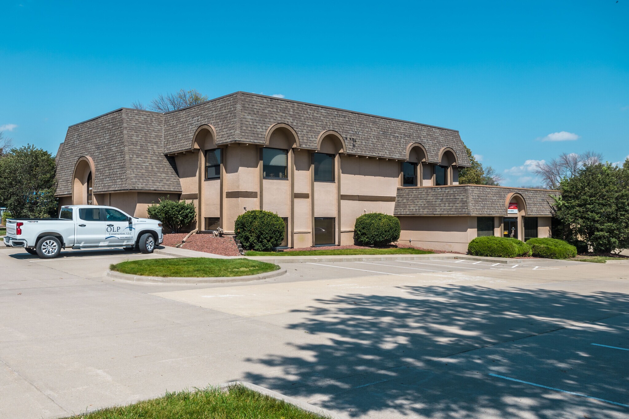3809 109th St, Urbandale, IA à louer Photo du bâtiment- Image 1 de 11
