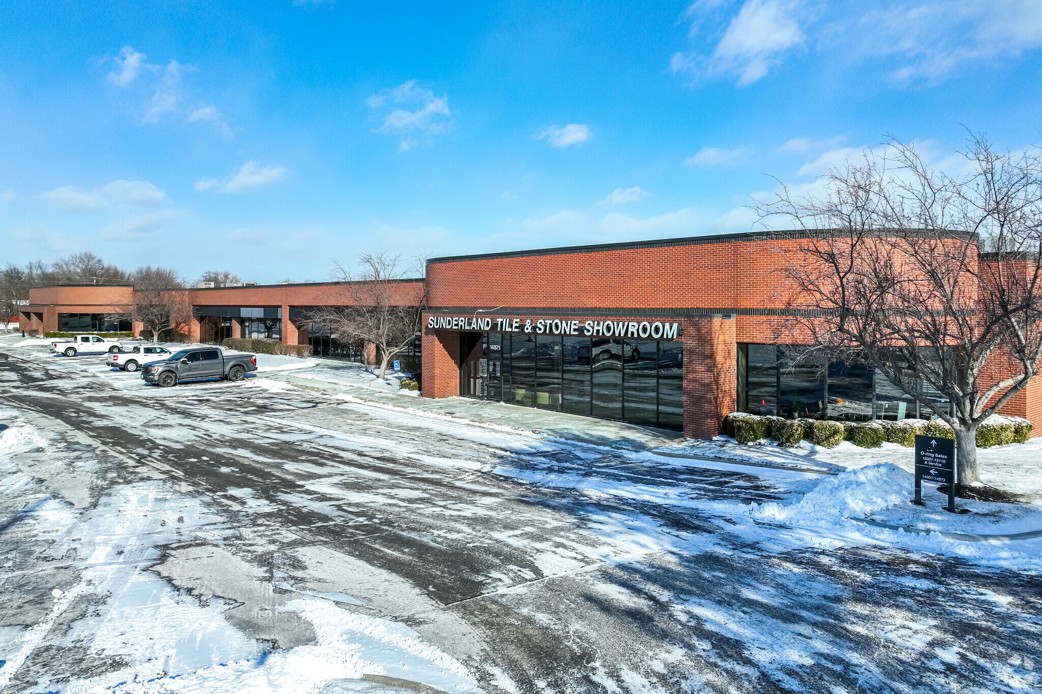 Lenexa Place portfolio of 2 properties for sale on LoopNet.ca Primary Photo- Image 1 of 3