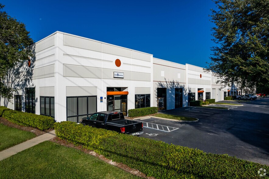 3905 Center Loop, Orlando, FL for lease - Building Photo - Image 2 of 6