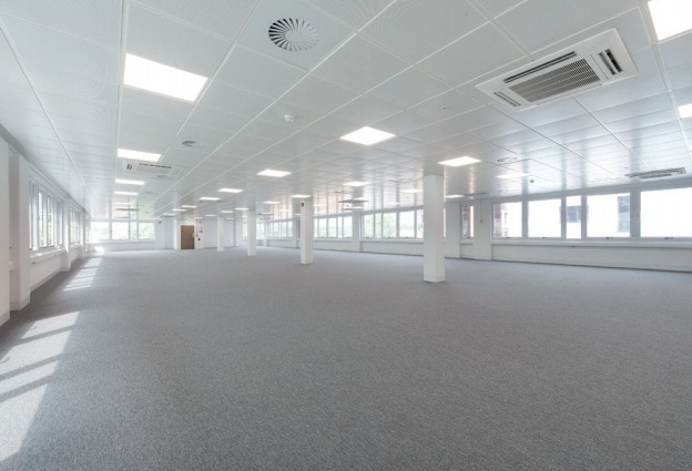 40-44 Uxbridge Rd, London for lease - Interior Photo - Image 3 of 5