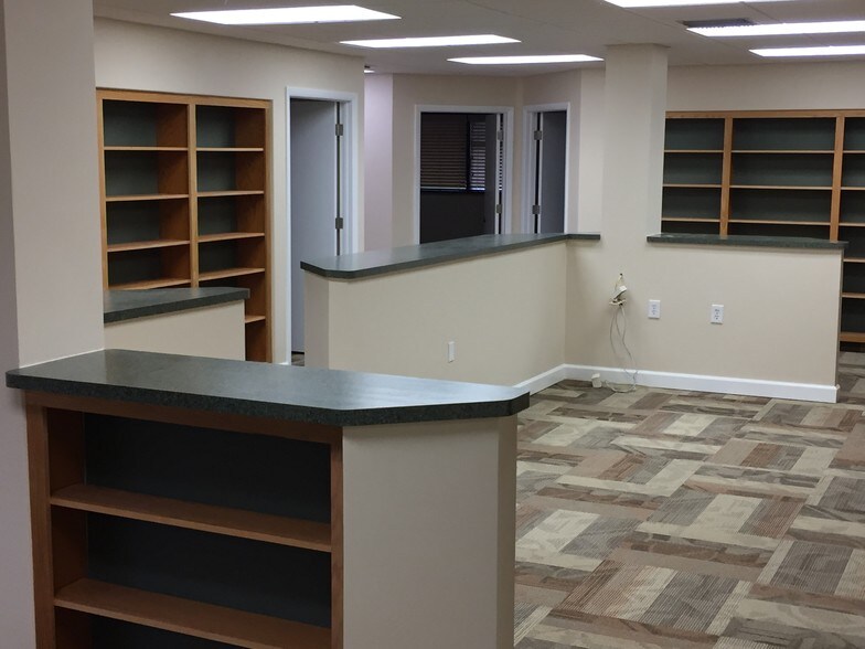 8250-8270 College Pky, Fort Myers, FL à louer - Photo intérieure - Image 3 de 6