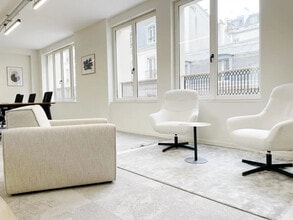 9 Rue Victor Massé, Paris for lease Interior Photo- Image 1 of 5