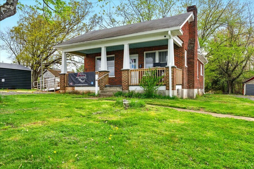 14176 Wards Rd, Lynchburg, VA à vendre - Photo du bâtiment - Image 2 de 30