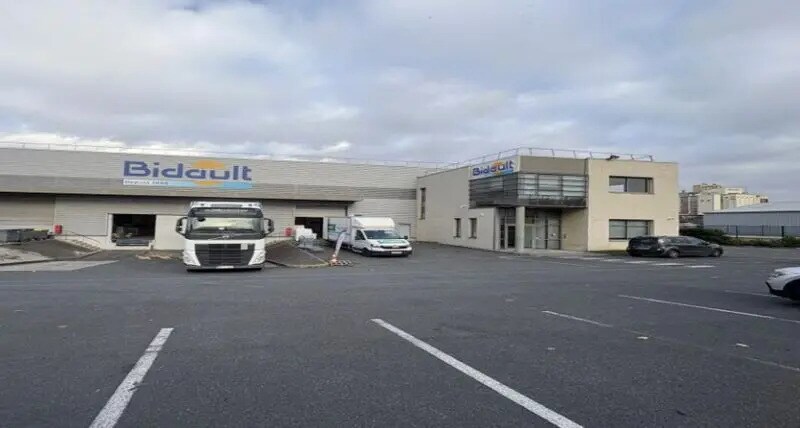 Flex in Gennevilliers for lease - Building Photo - Image 1 of 16