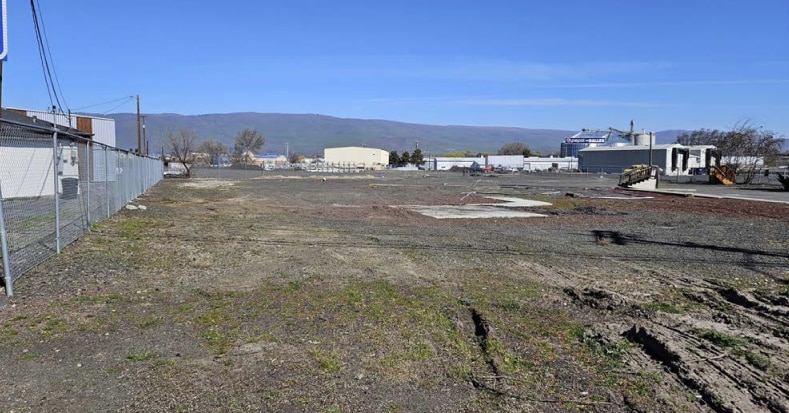 1361 W 2nd St, The Dalles, OR à louer Photo principale- Image 1 de 2