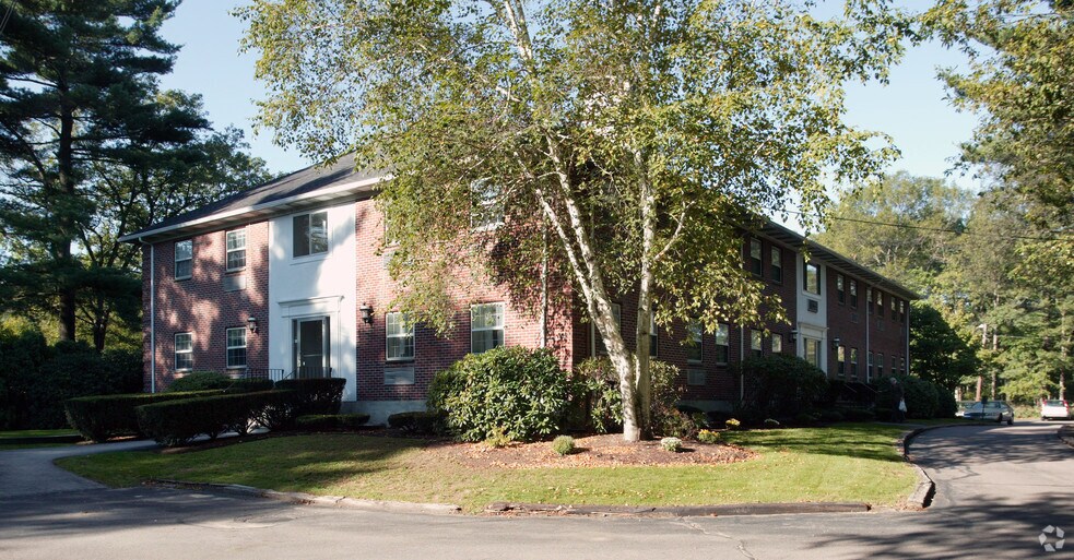 190 Old Derby St, Hingham, MA à louer - Photo du bâtiment - Image 2 de 3
