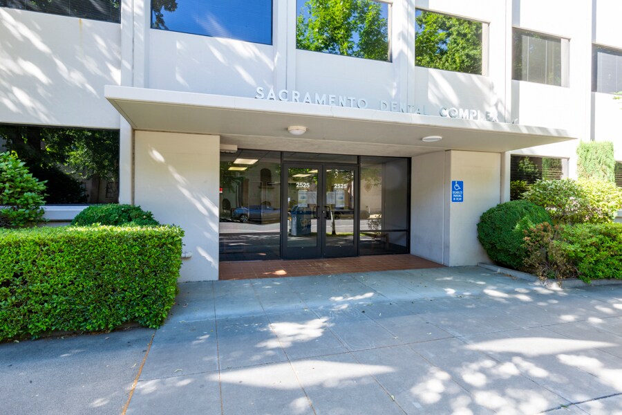 2525 K St, Sacramento, CA à louer Photo du bâtiment- Image 1 de 17