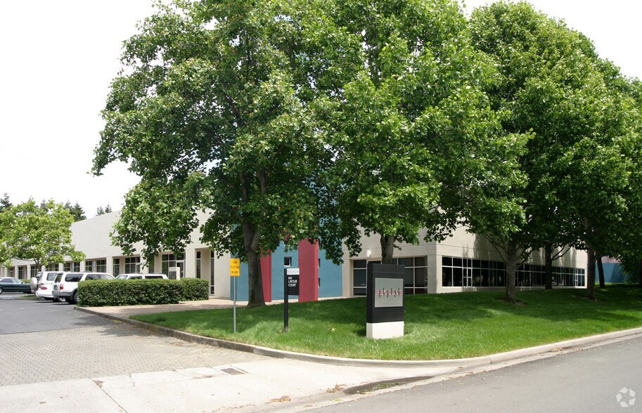 840 Latour Ct, Napa, CA à louer - Photo du bâtiment - Image 2 de 6