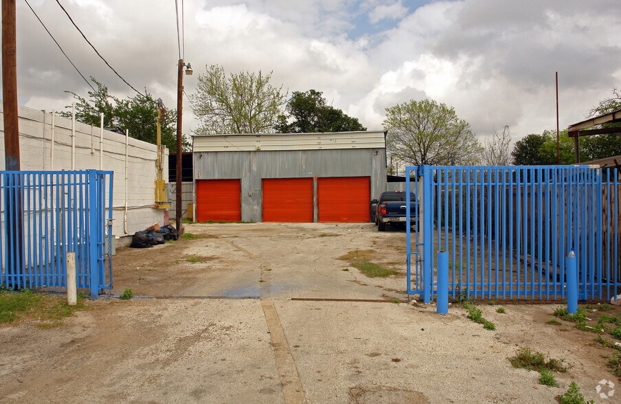 1818 S Zarzamora St, San Antonio, TX à vendre - Photo du bâtiment - Image 3 de 15