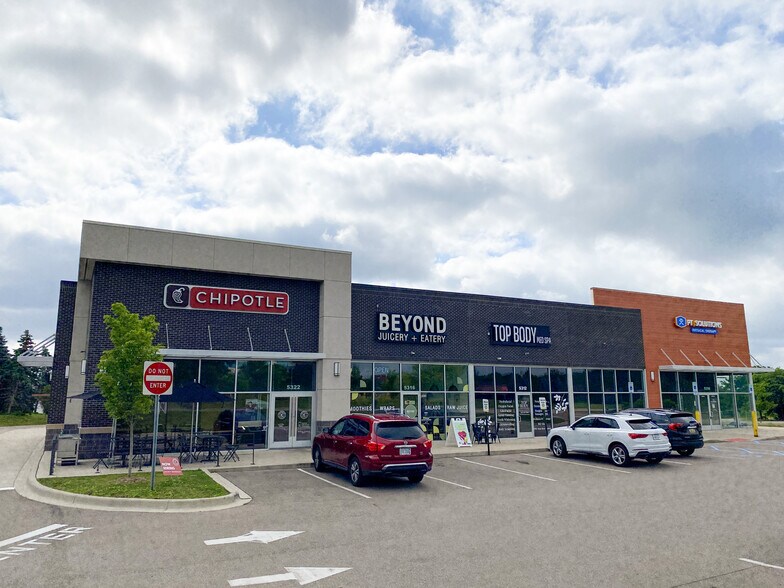 5296-5322 Crooks Rd, Troy, MI à louer - Photo du bâtiment - Image 2 de 7