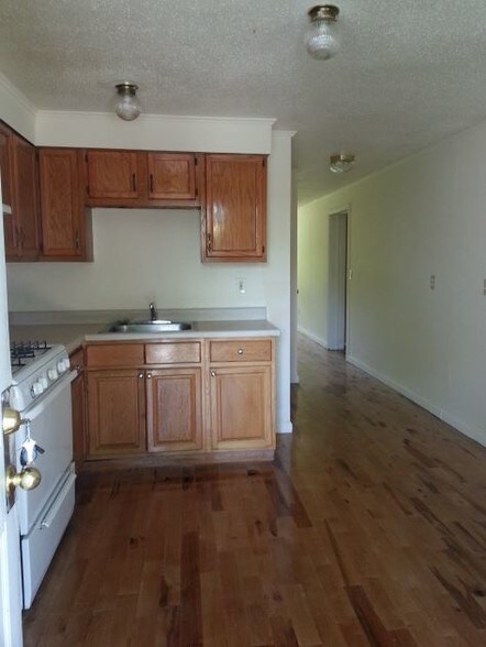 20 Read St, Bridgeport, CT à vendre - Photo du bâtiment - Image 3 de 10