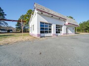 Stanly County Former Gas Station - Installation d’entreposage libre-service