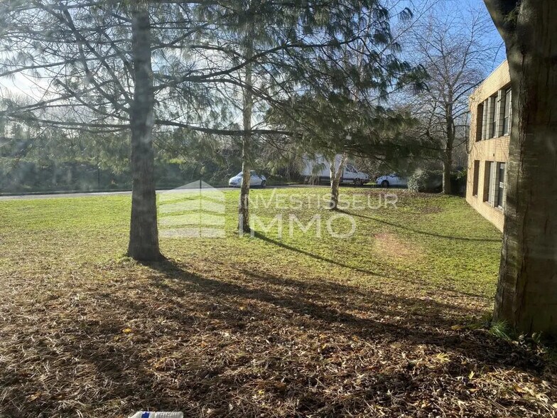 Bureau dans Torcy à louer - Photo du bâtiment - Image 3 de 6