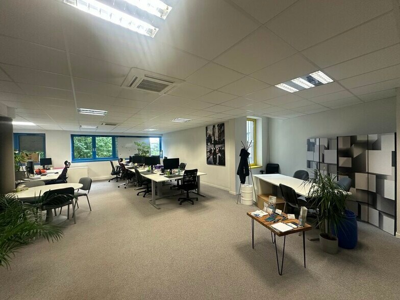 Office in Schiltigheim for lease - Interior Photo - Image 2 of 3