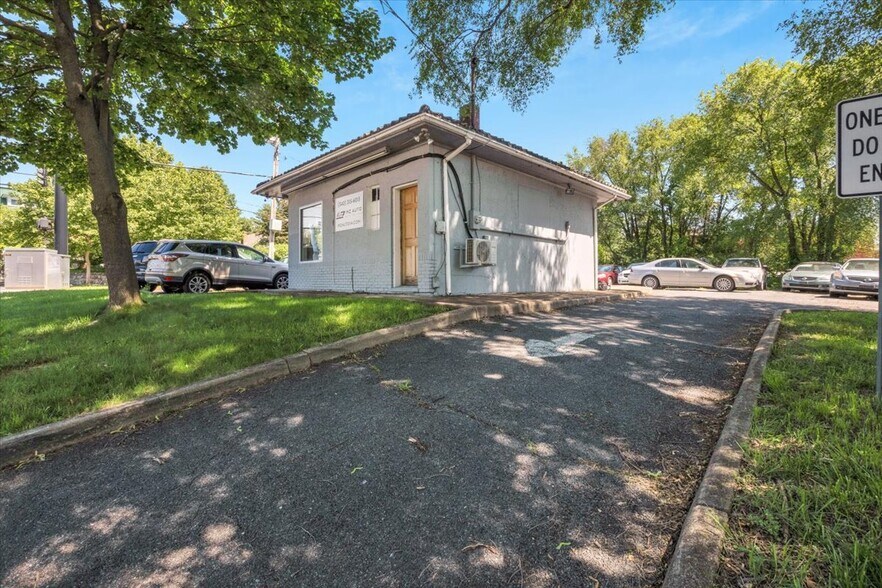 1726 Valley Ave, Winchester, VA à vendre - Photo du bâtiment - Image 2 de 12