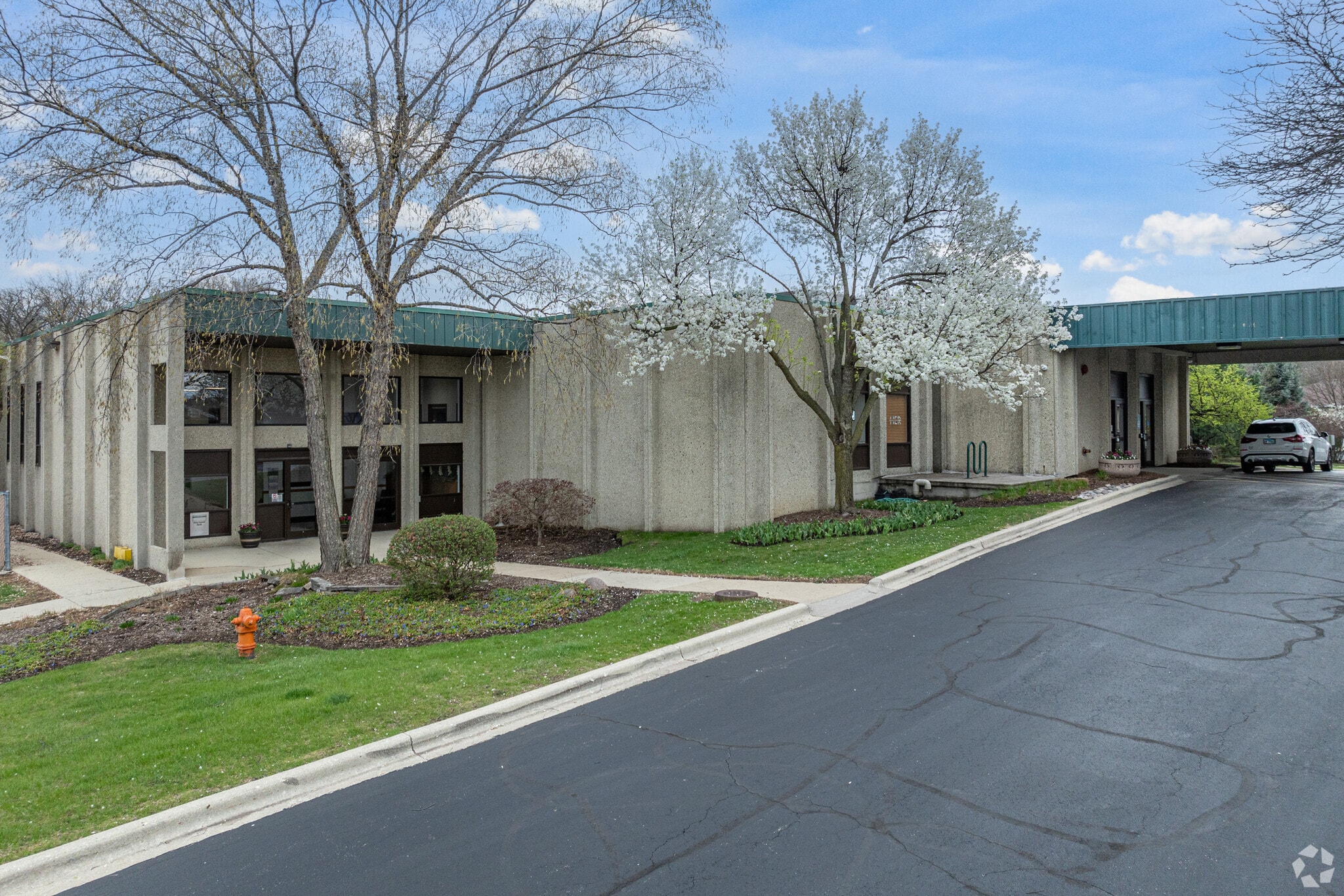 800 W 5th Ave, Naperville, IL for lease Primary Photo- Image 1 of 13