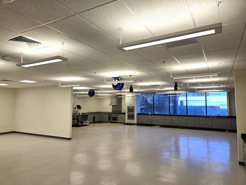 2811 Airpark Rd, Santa Maria, CA à louer - Photo du bâtiment - Image 3 de 5