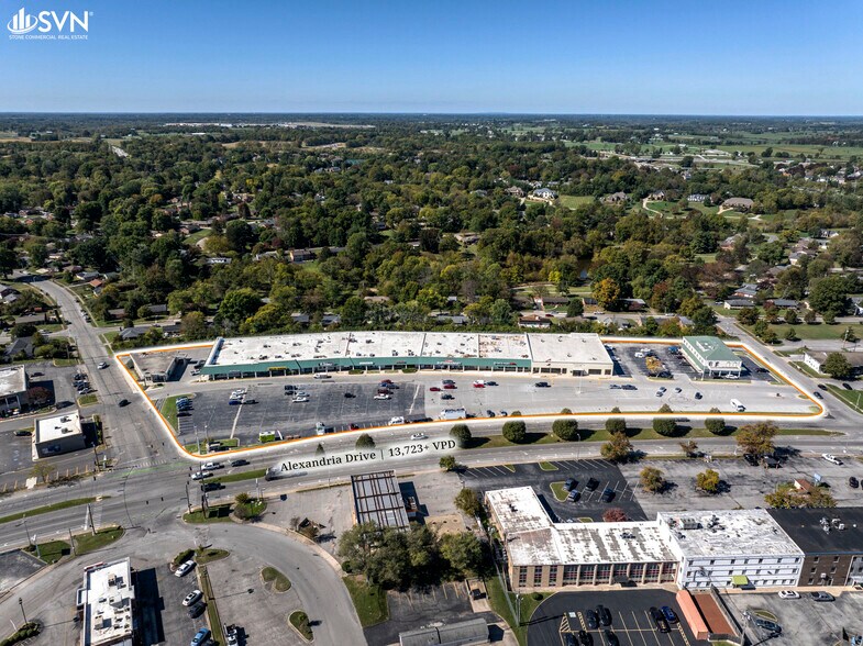 1701 Alexandria Dr, Lexington, KY à vendre - Photo du bâtiment - Image 2 de 21