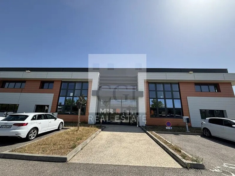 1609 Avenue Henri Schneider, Jonage for sale - Building Photo - Image 2 of 12