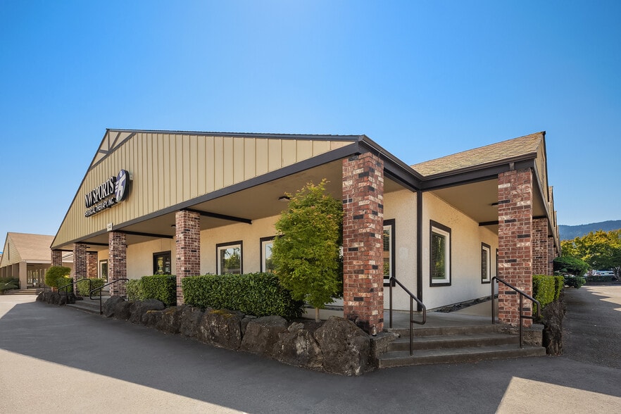 1445 NW Mall St, Issaquah, WA for lease - Building Photo - Image 1 of 1