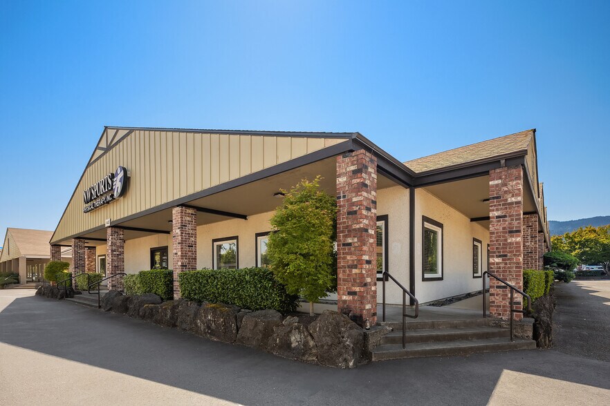 1445 NW Mall St, Issaquah, WA à louer - Photo du bâtiment - Image 1 de 1
