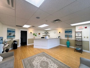 157 Portsmouth Ave, Stratham, NH for lease Interior Photo- Image 2 of 4