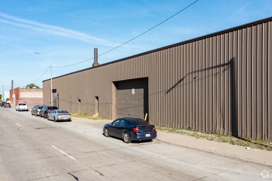1950 W Fort St, Detroit, MI for lease - Primary Photo - Image 2 of 2