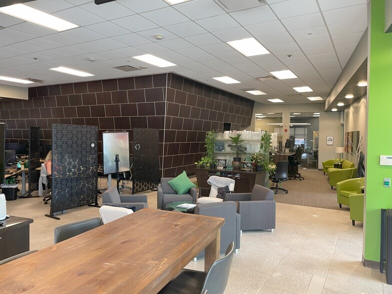 250 N 13th St, Lincoln, NE for lease - Interior Photo - Image 2 of 7
