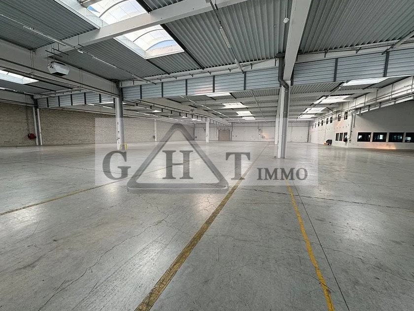 Industrial in Ferrières-en-Brie for lease Interior Photo- Image 1 of 5