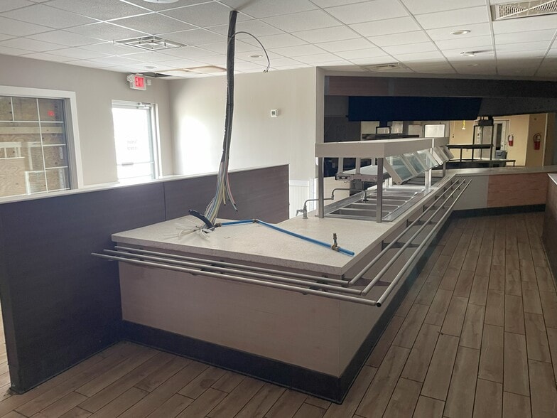 2235 Burton Ln, Martinsville, IN for lease - Building Photo - Image 2 of 25