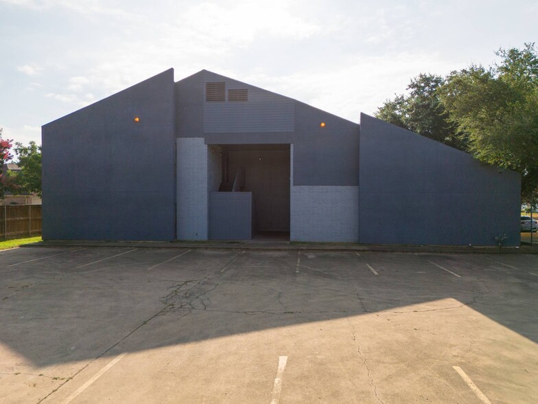 2401 Garden Park Ct, Arlington, TX for lease - Building Photo - Image 1 of 34