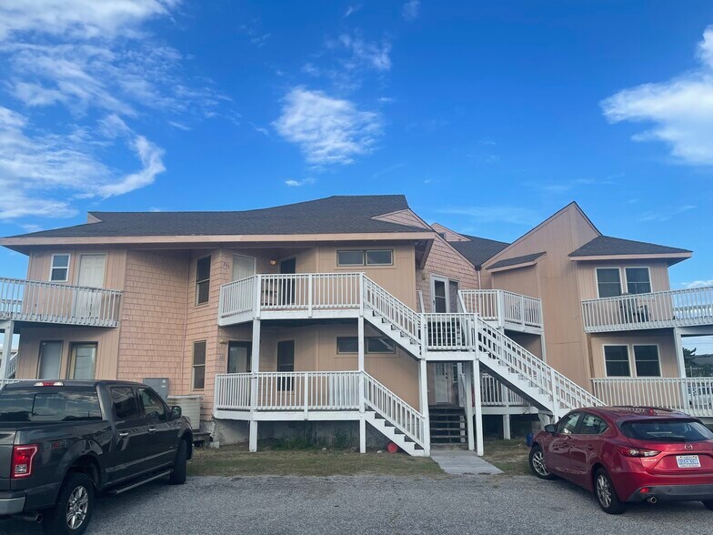 1711 Bobby Lee Trl, Kill Devil Hills, NC à vendre - Photo du bâtiment - Image 3 de 23
