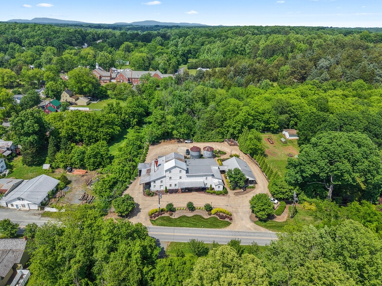 5455 Bethania Rd, Winston-Salem, NC à vendre - Photo du bâtiment - Image 2 de 9