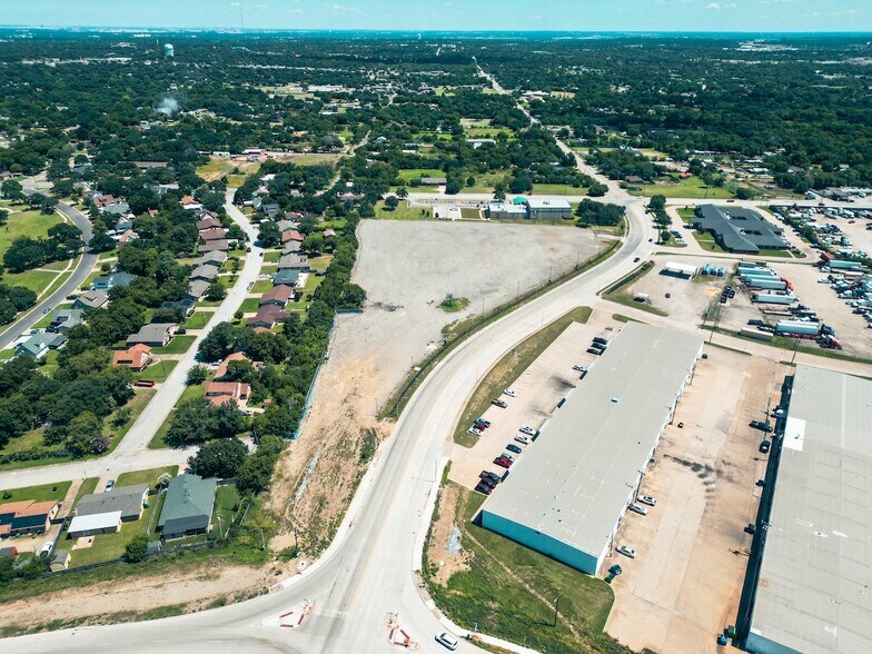 4550 Village Creek Rd, Fort Worth, TX à vendre - Photo du bâtiment - Image 2 de 4