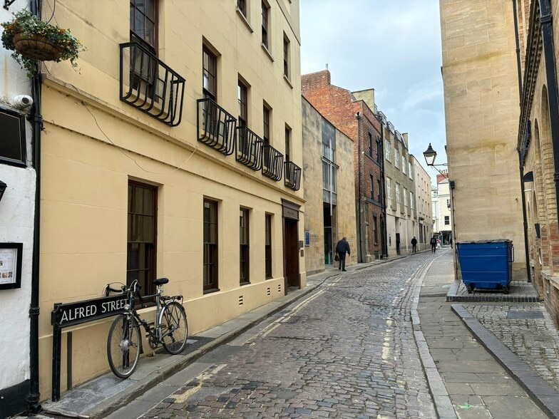 5 Alfred St, Oxford for lease - Building Photo - Image 3 of 3